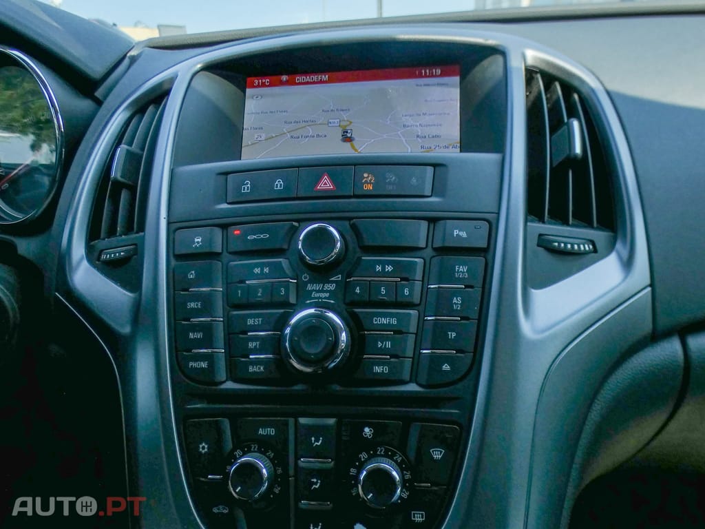 Opel Astra Outro