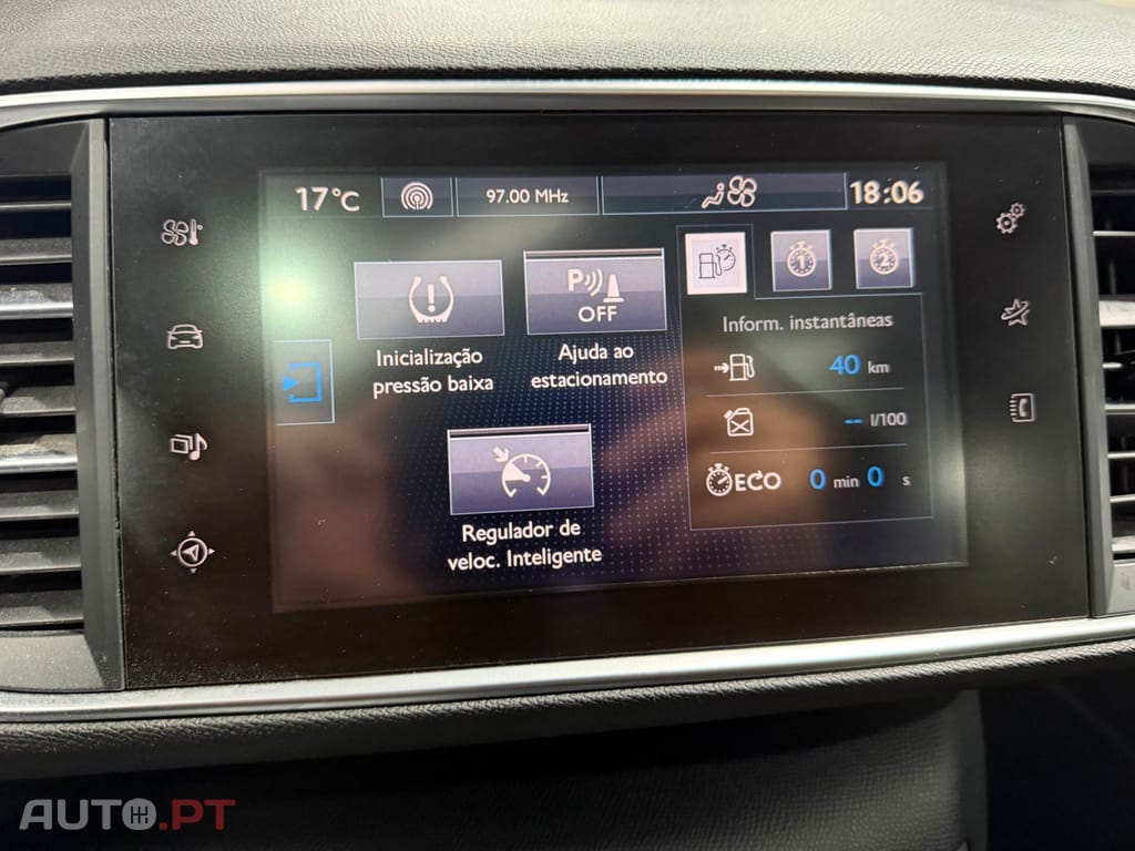 Peugeot 308 1.2  Feline