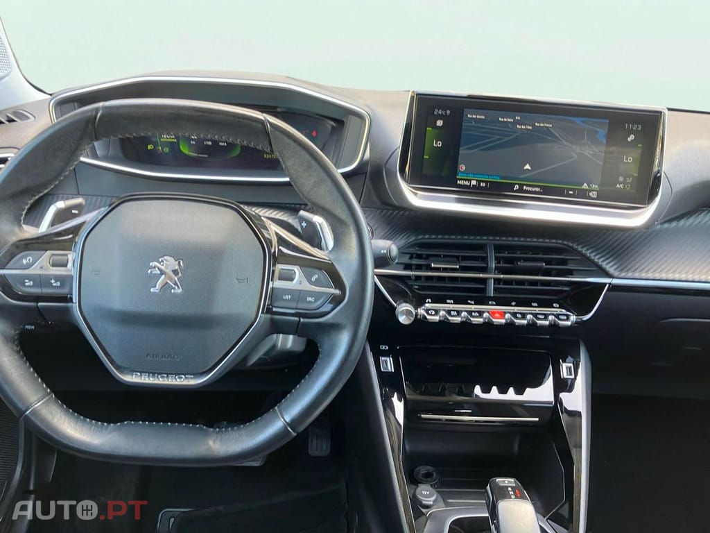 Peugeot 2008 1.5 BlueHDi Allure EAT8