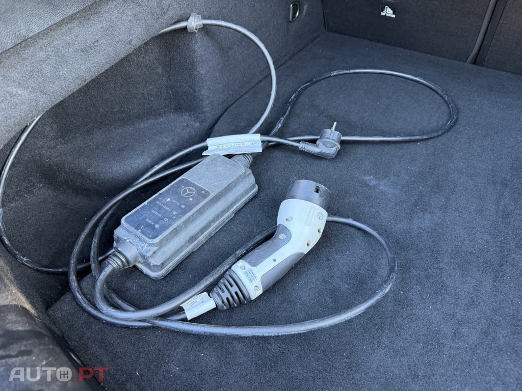 Mercedes-Benz CLA 250 e Shooting Brake 8G-DCT AMG Line