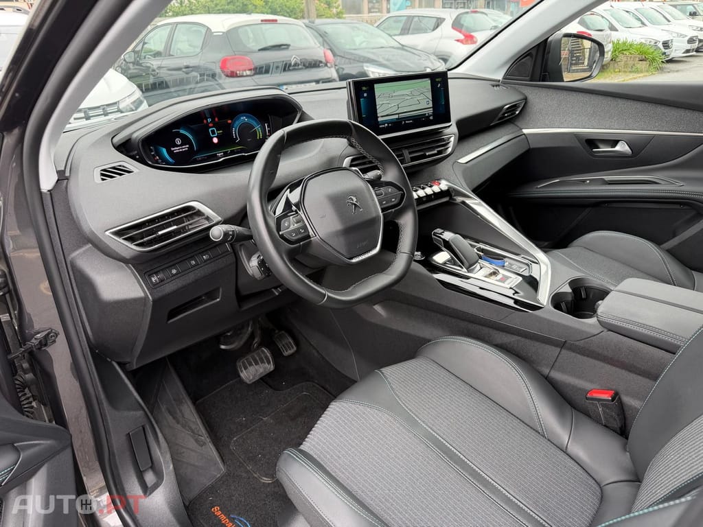Peugeot 3008 1.6 Hybrid Allure e-EAT8