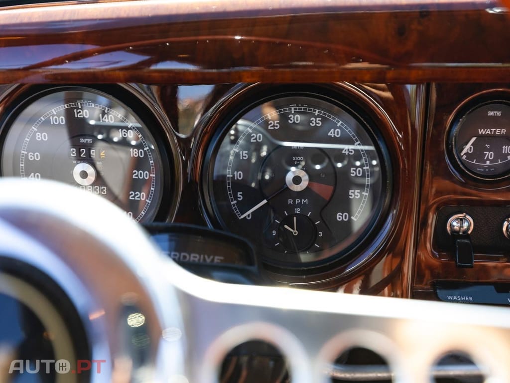 Jaguar S-Type 3.8