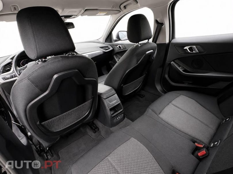 BMW 116 d Advantage — fotografia 13