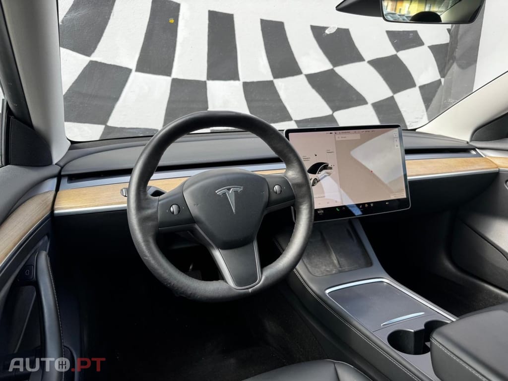 Tesla Model 3 Standard Range Plus RWD