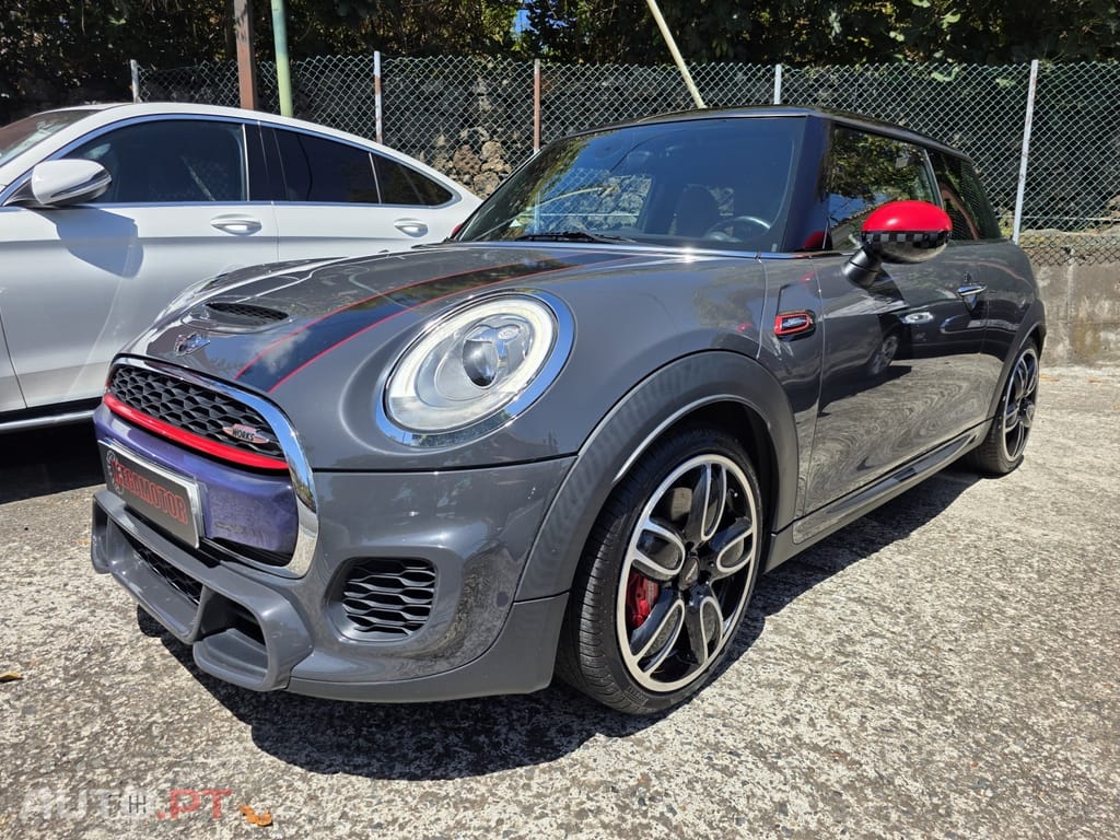 MINI Cooper John Cooper Works