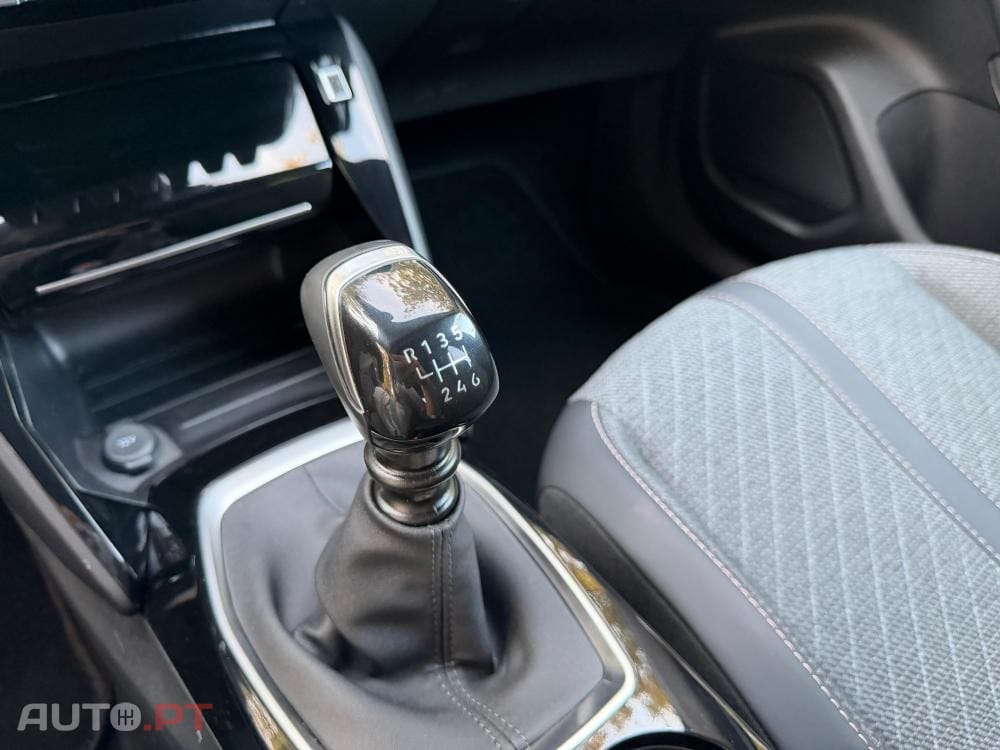 Peugeot 2008 1.2 PureTech Allure Pack