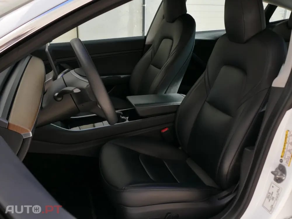 Tesla Model 3 Standard Range Plus RWD