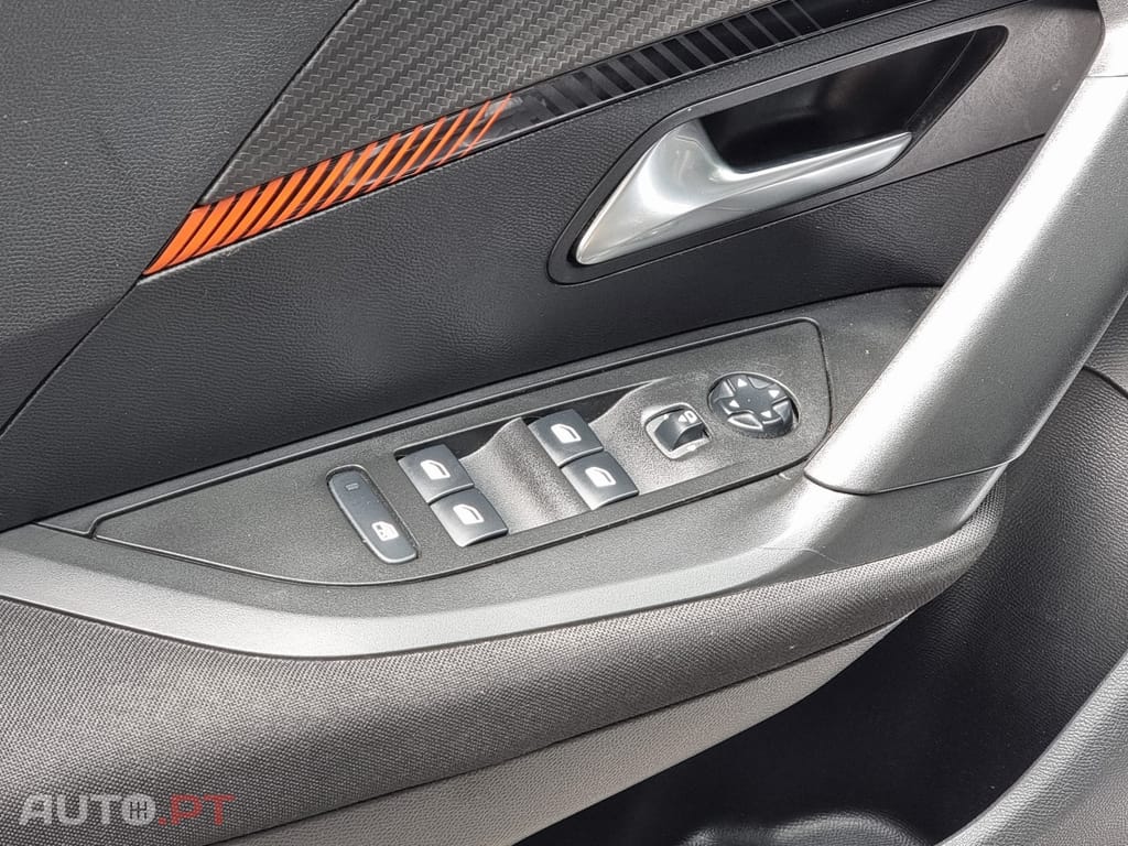 Peugeot 2008 1.2 PureTech Active Pack