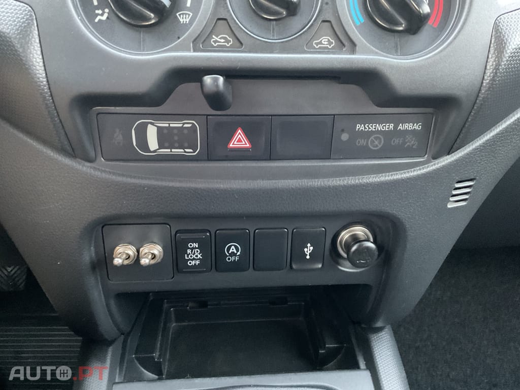 Mitsubishi L200 2.3 DI-D CD Invite Strakar Look 4WD