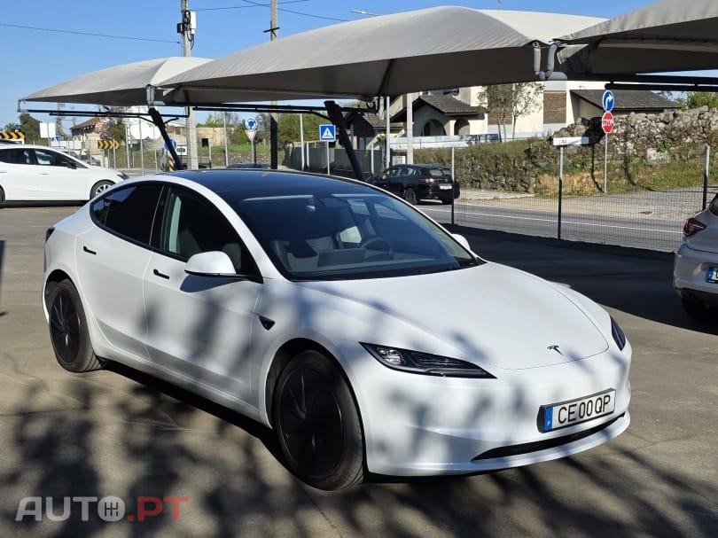 Tesla Model 3 Tração Traseira