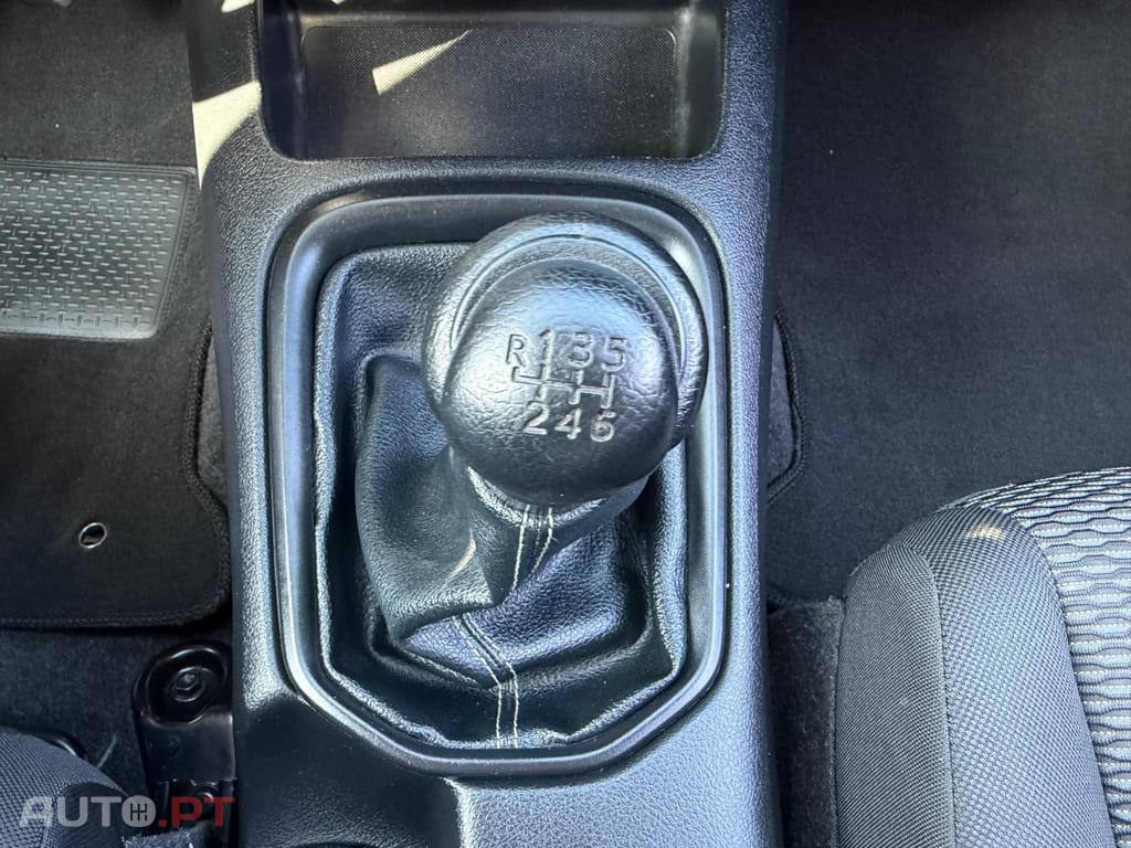 Toyota Hilux 2.4 D-4D 4WD CD CH