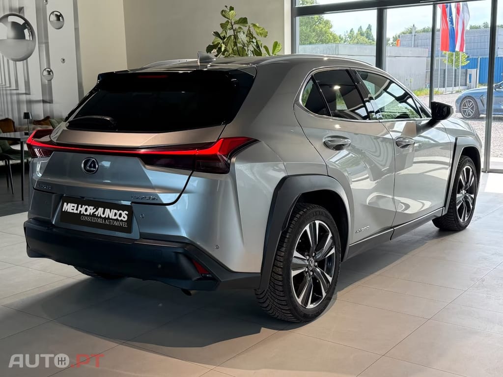 Lexus UX 250h