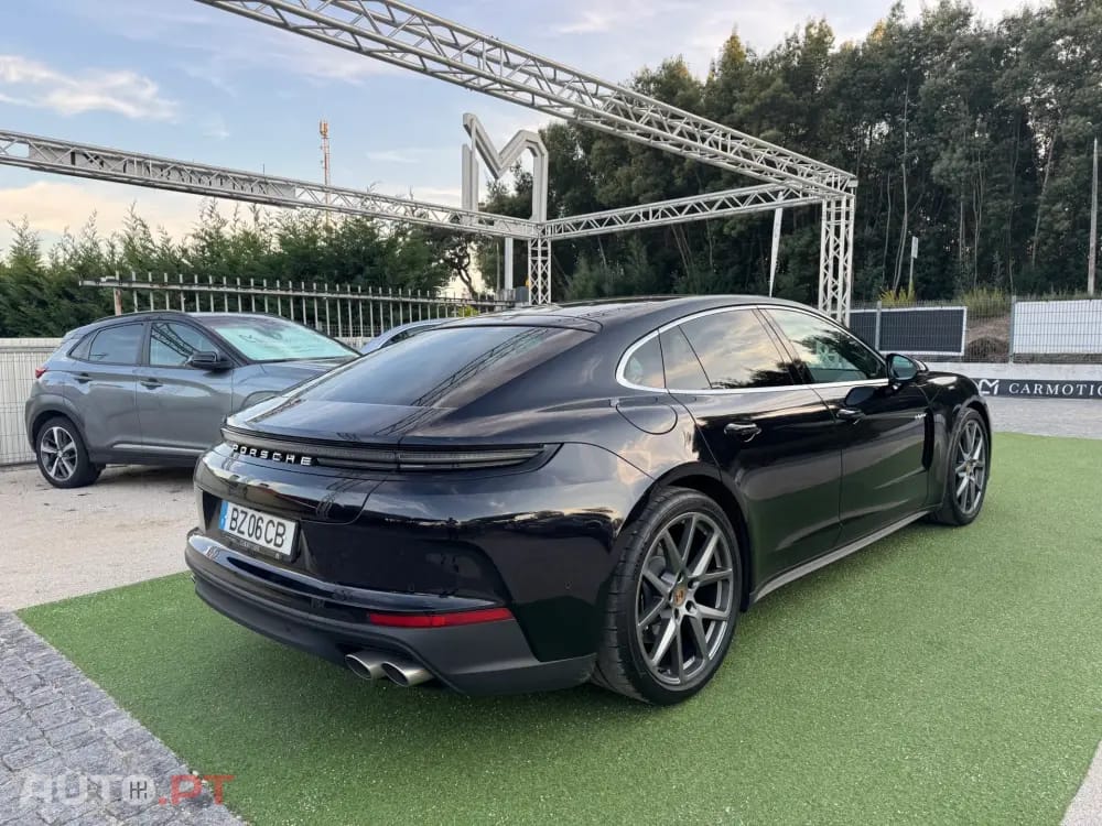 Porsche Panamera 4 E-Hybrid