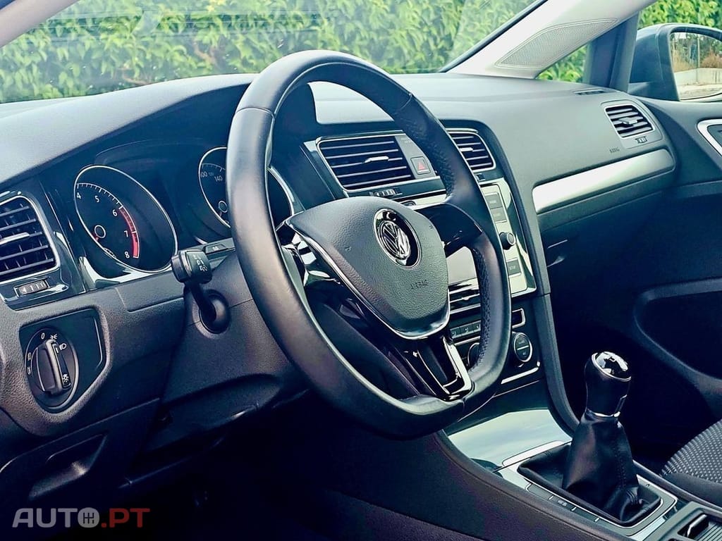 Volkswagen Golf 1.0 TSI Confortline