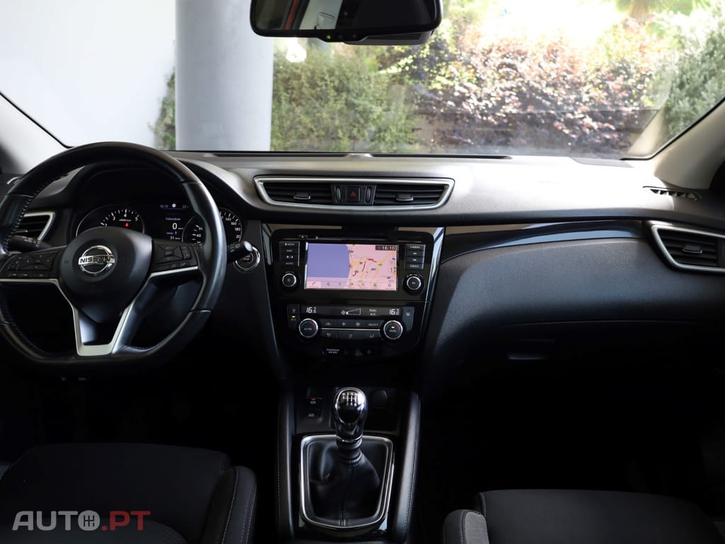 Nissan Qashqai 1.3 DIG-T N-Connecta J18 Led