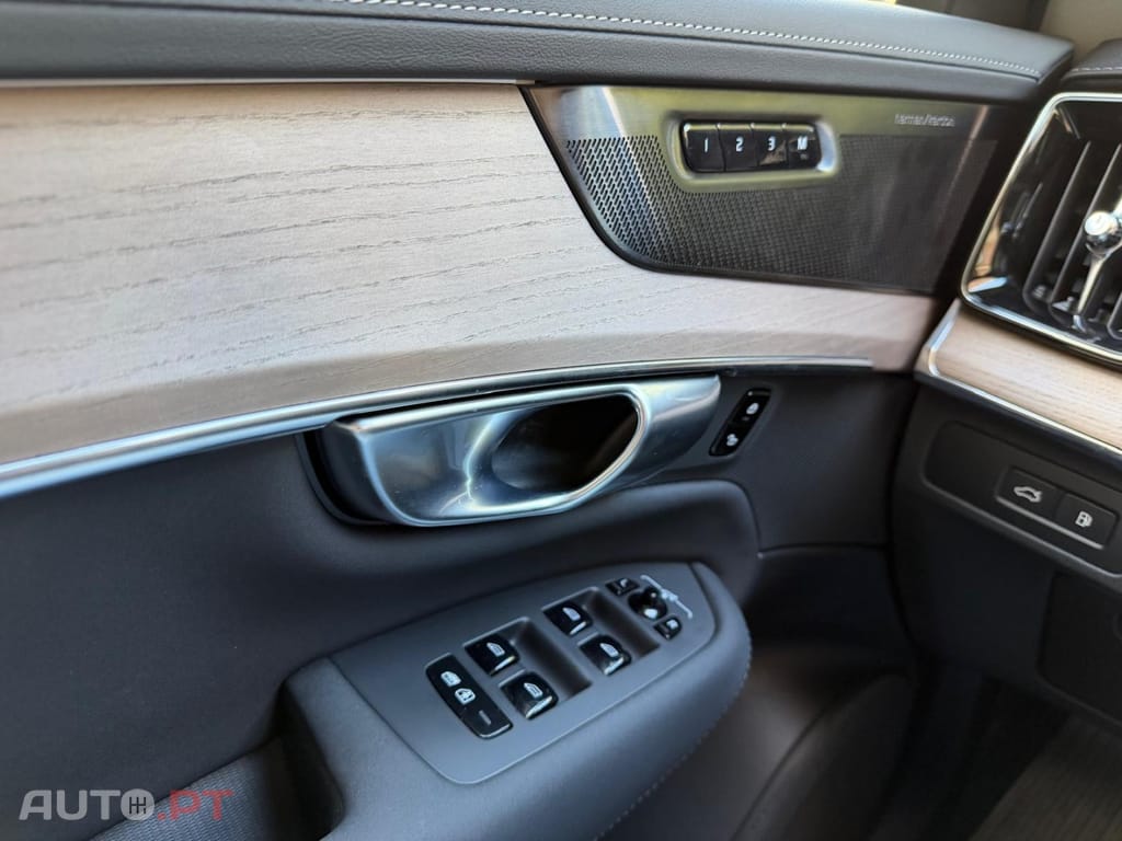 Volvo XC90 2.0 T8 PHEV Plus Bright AWD