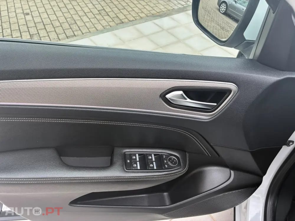 Renault Arkana 1.6 E-Tech Intens