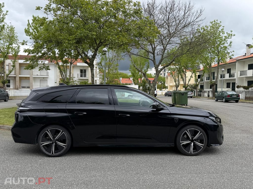 Peugeot 308 SW Peugeot 308 SW 1.6 Hybrid 225cv GT Pack e‑EAT8 • 2024 • 51.735 km • Garantia de fábrica até maio de 2027. REVISÃO OFICIAL FEITA. Viseu