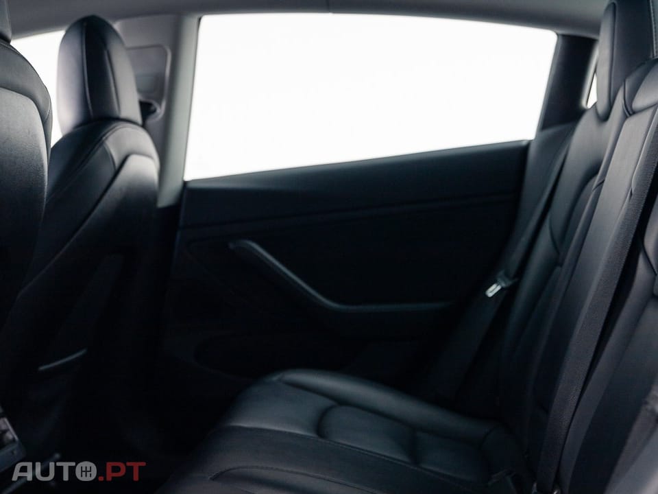 Tesla Model 3 Standard Range Plus RWD