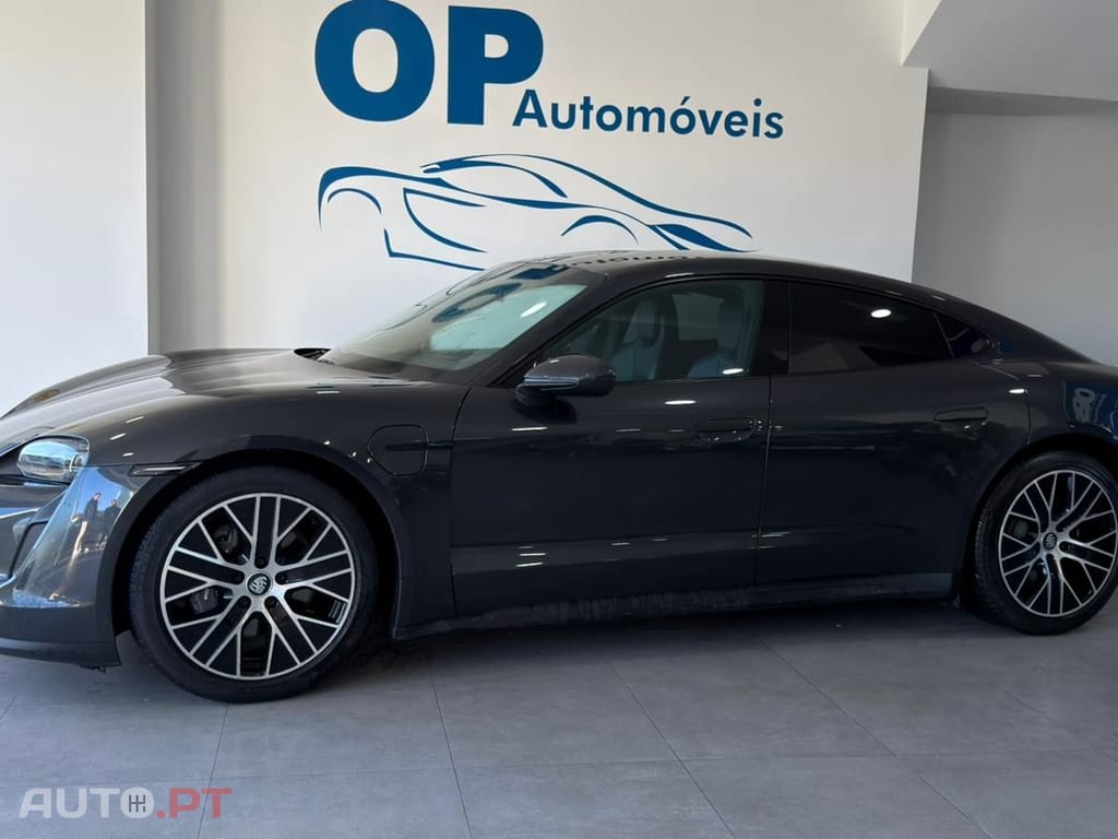 Porsche Taycan Standard