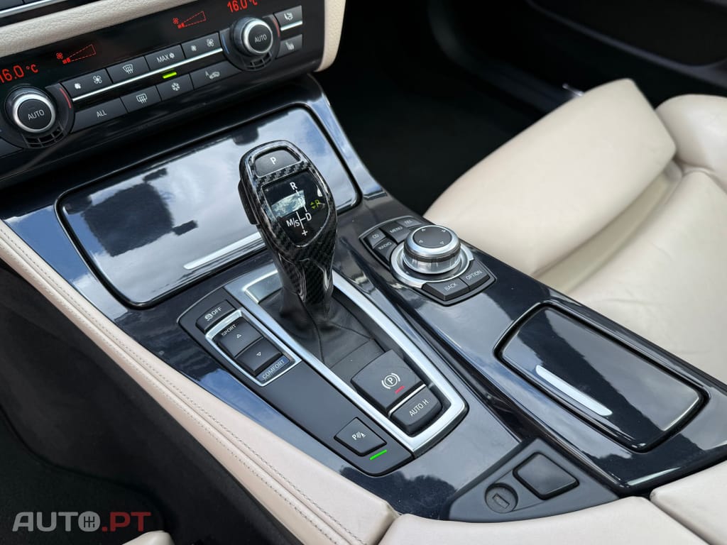 BMW 550 i Pack M Auto