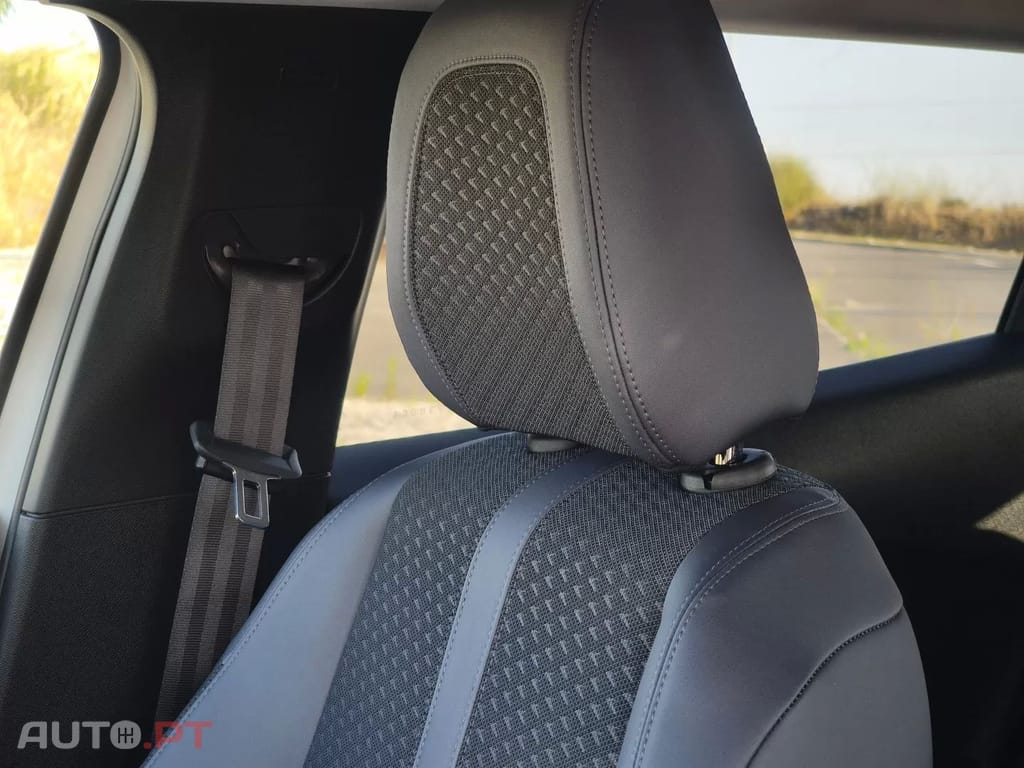 Peugeot 2008 PureTech 130 EAT8 Allure