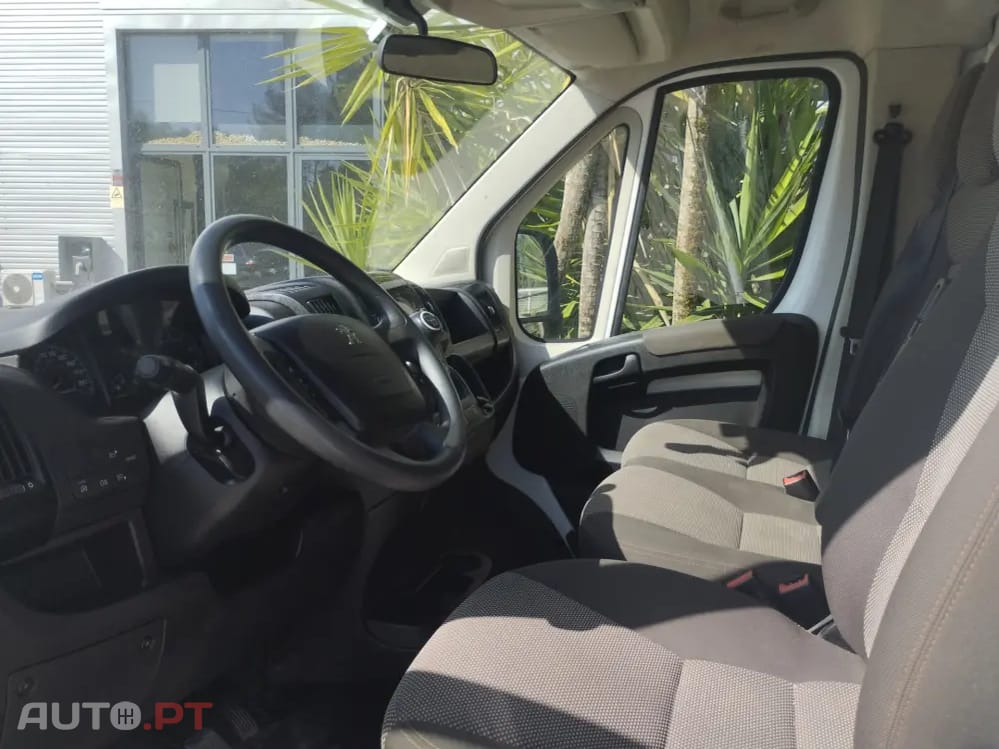 Peugeot Boxer 2.2 BLUE HDI ( CX CARGA BASCULANTE TRASEIRA)