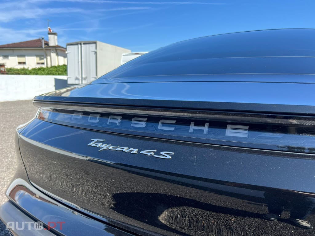 Porsche Taycan 4S