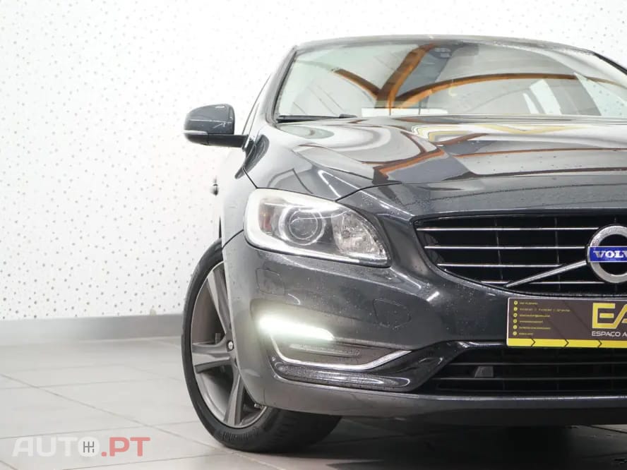 Volvo V60 2.4 D6 Summum AWD Phev