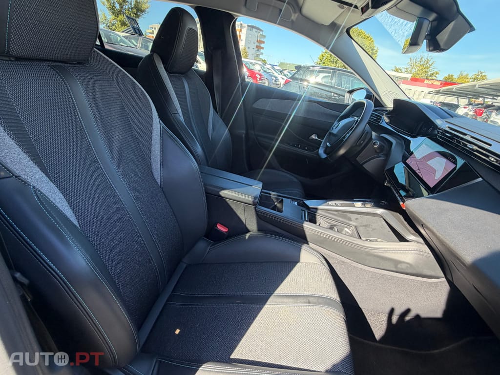 Peugeot 308 1.2 PureTech Allure EAT8
