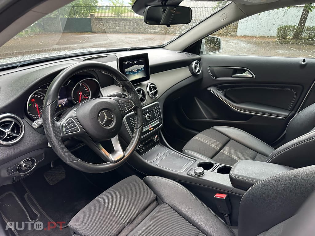 Mercedes-Benz GLA 220 4Matic 8G-DCT Special Edition