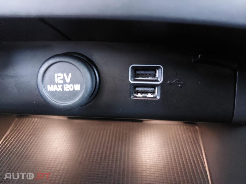 Volvo XC40 1.5 T2 Momentum Plus