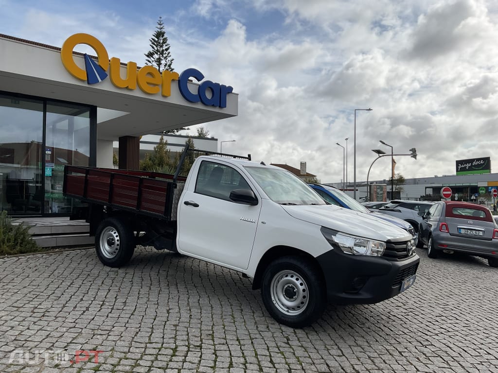 Toyota Hilux 2.4 D-4D 2WD CE