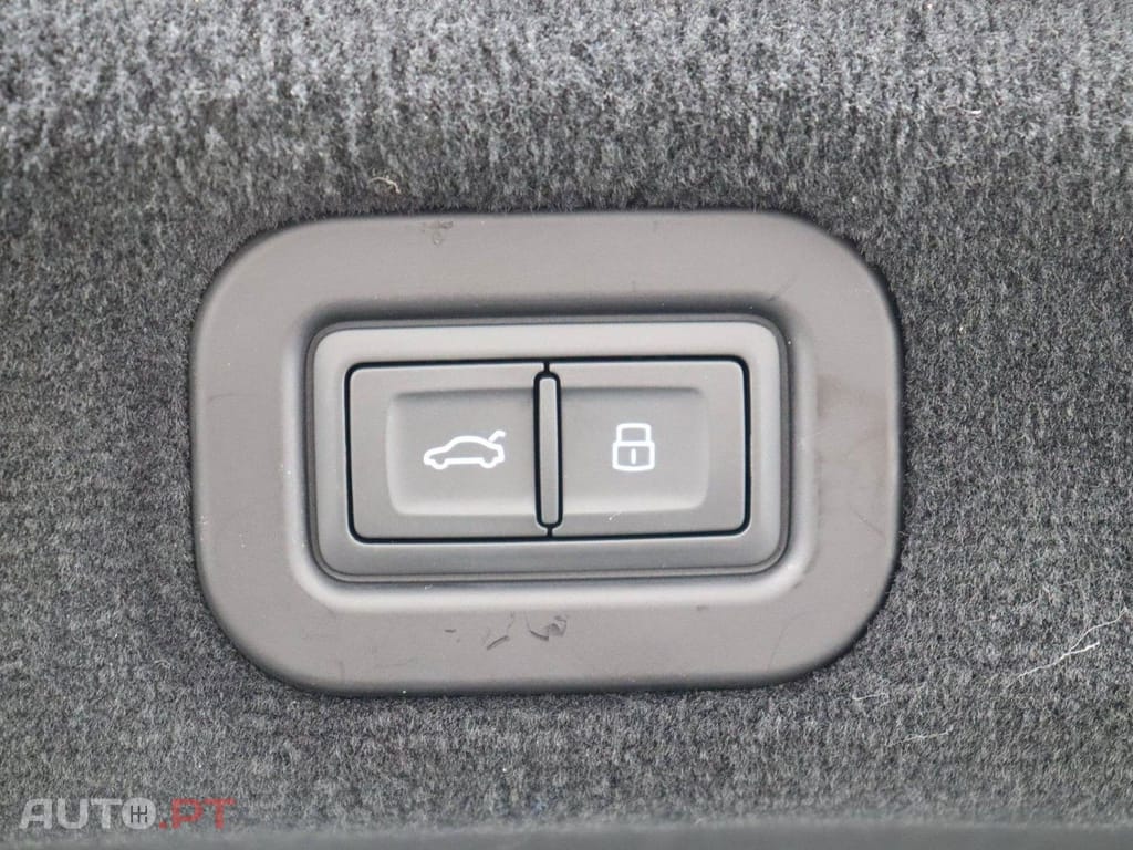 Bentley Flying Spur V6 Hybrid