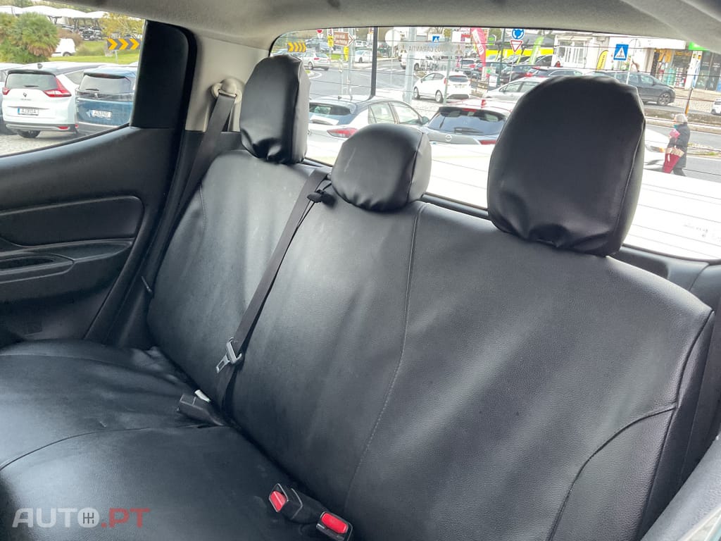 Mitsubishi L200 2.3 DI-D CD Invite Strakar Look 4WD