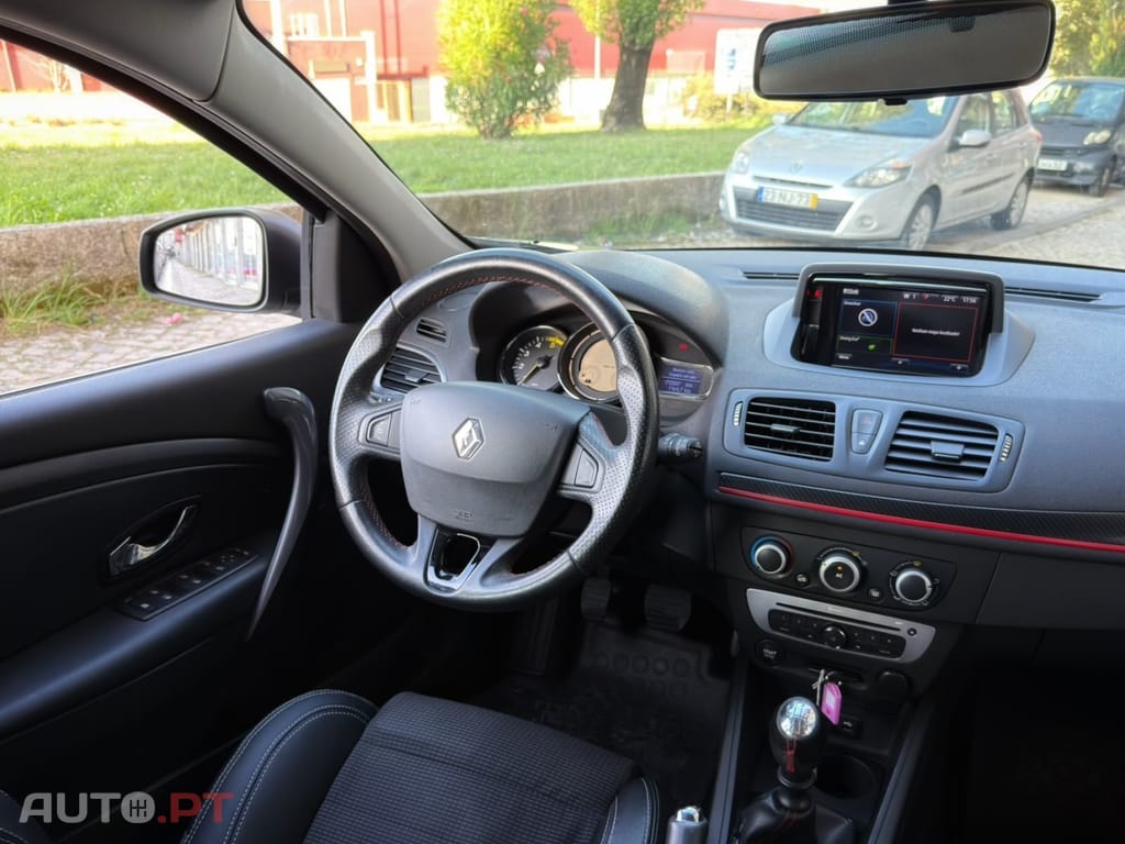 Renault Mégane Sport Tourer 1.5 dCi GT Line CO2 Champion — fotografia 17