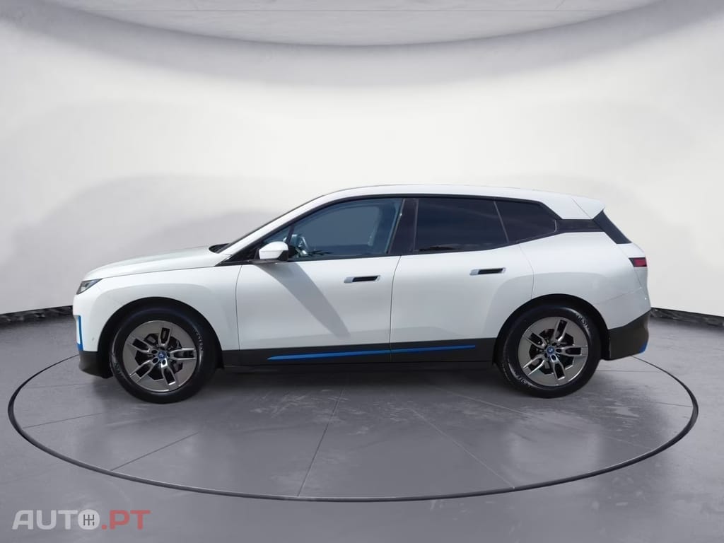 BMW iX xDrive 40