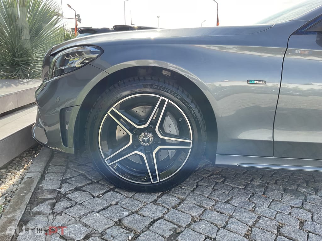 Mercedes-Benz C 300 de AMG Line