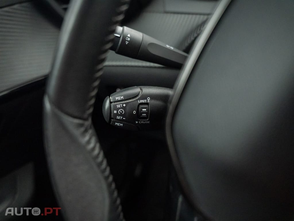 Peugeot E-208 50 kWh Active