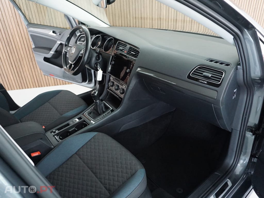 Volkswagen Golf 1.0 TSI OPF IQ.DRIVE