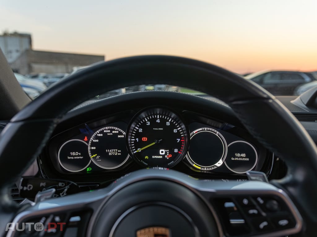 Porsche Panamera 4 E-Hybrid