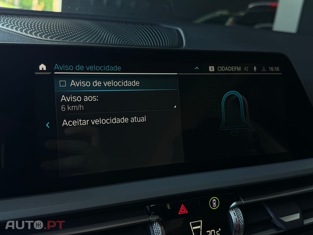 BMW 330 e Touring Auto