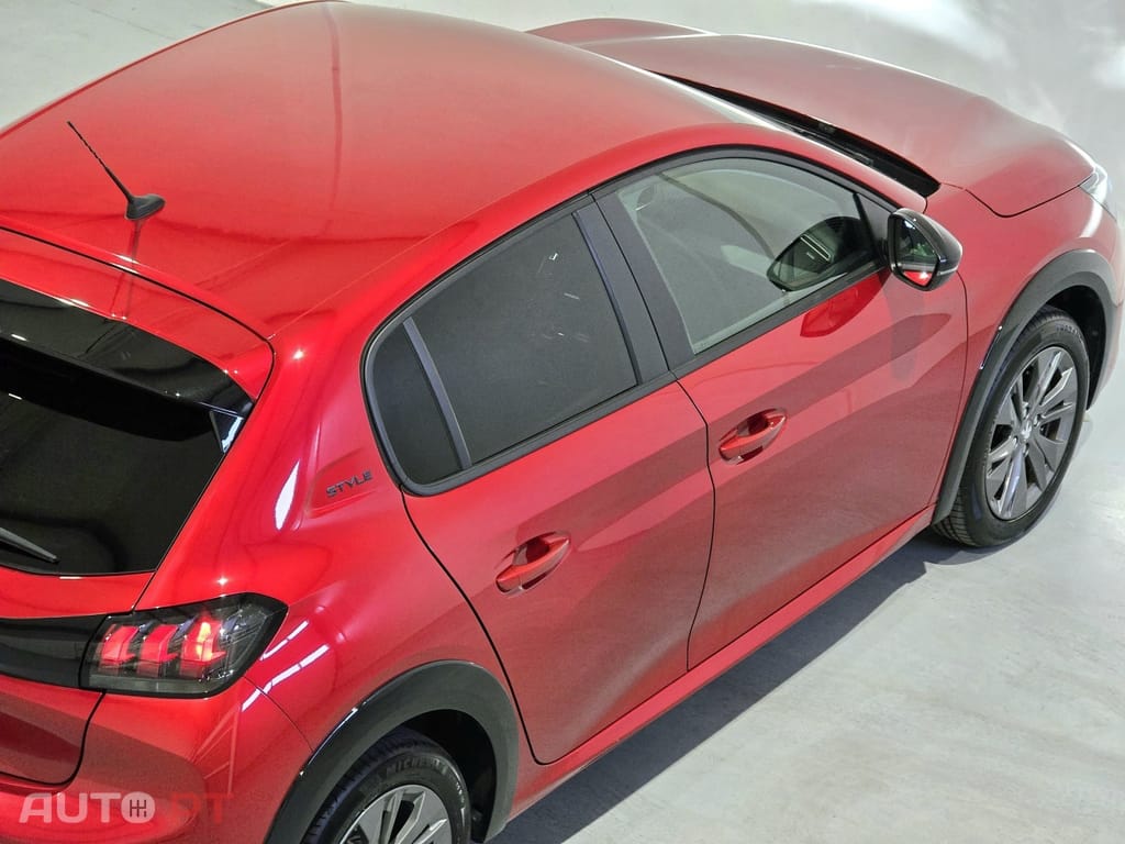 Peugeot E-208 50 kWh Style