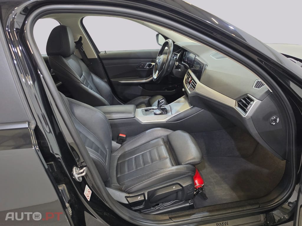 BMW 320 Plug-In Hybrid I.V.A DEDUTIVEL 