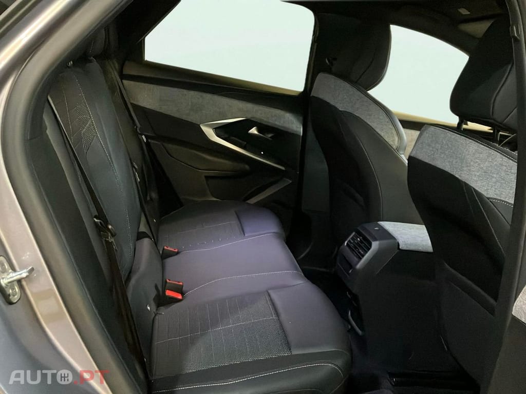 Peugeot 3008 1.2 Hybrid Allure e-DCS6