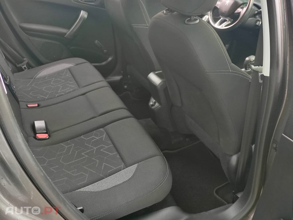 Peugeot 2008 1.2 PureTech Active