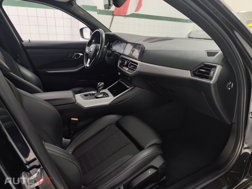 BMW 320 e Touring Auto