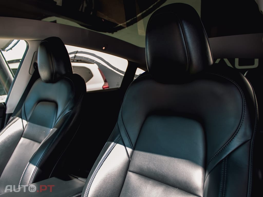 Tesla Model Y Long Range Dual Motor AWD