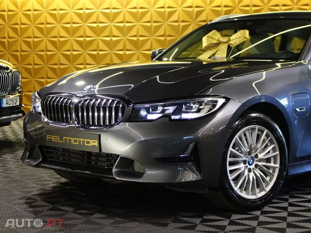 BMW 320 e Line Luxury Auto