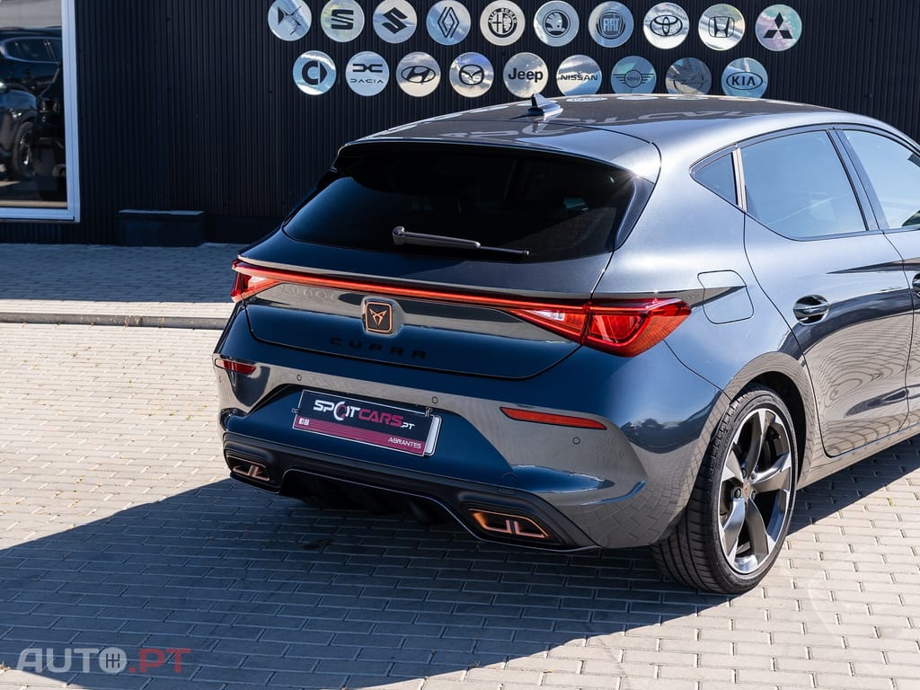Cupra Leon 1.4 e-Hybrid MID DSG